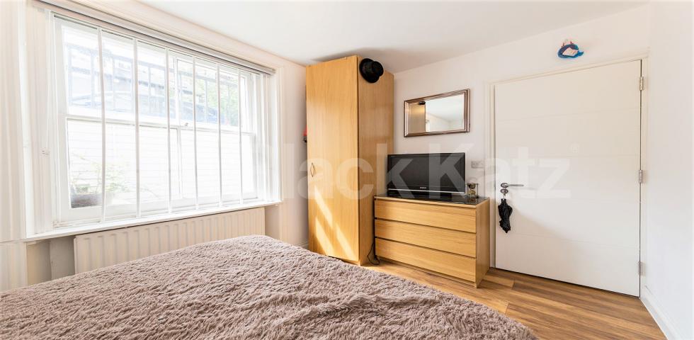 			RECENTLY REFURBISHED , 2 Bedroom, 1 bath, 1 reception Flat			 Richmond Way, Shepherds Bush/Brook Green